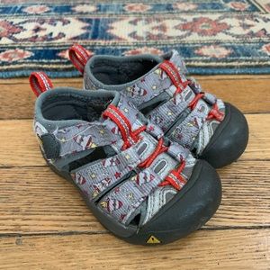 Keen toddler size 5.5 rocket ship sandals